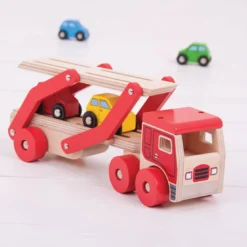 Jouet de camion transporteur en bois