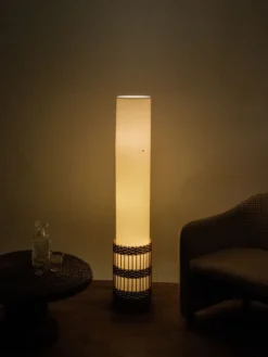 Julien, le lampadaire fin en rotin n°149