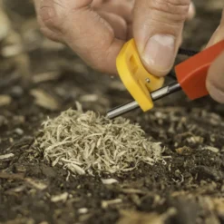 Kit de survie compact 3-en-1 râpe allume-feu affûteur pour activités outdoor