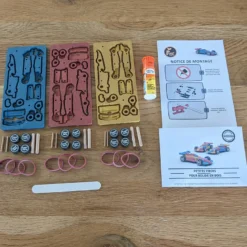 Kit voitures de course en bois coloré