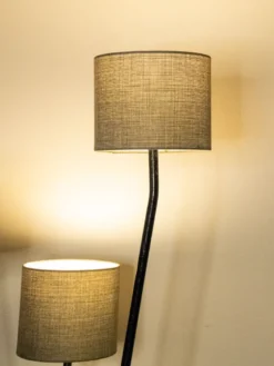 Lampadaire tripode en métal n°228