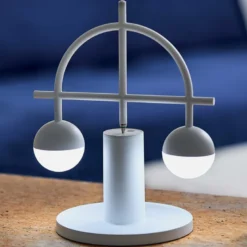 Lampe balancier rechargeable