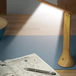 Lampe bureau led tactile bois - inclinable - usb ou piles