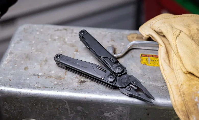 Leatherman surge® noir 21 outils en 1