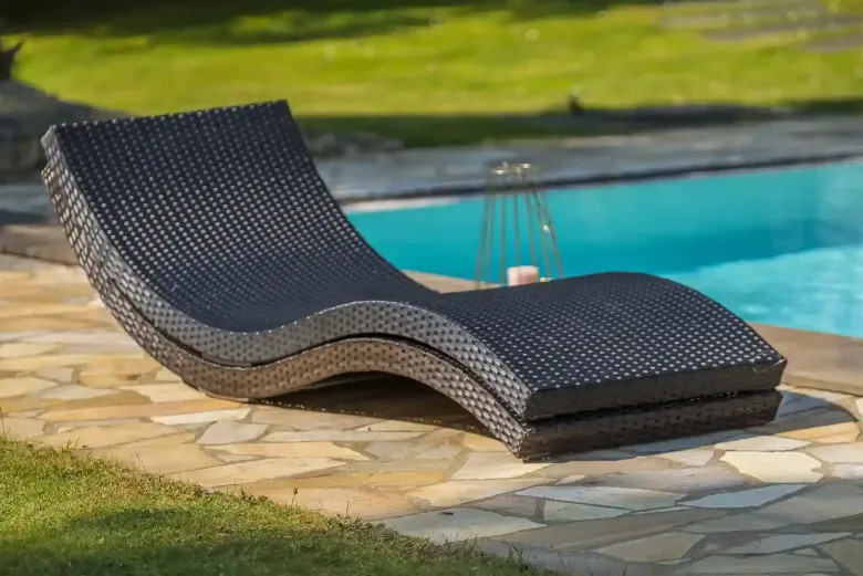 Lot de 2 bains de soleil en résine tressée - chocolat