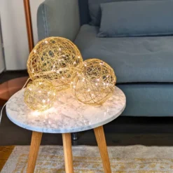 Lot de 3 boules en métal doré avec 45 micro led, déco lumineuse à poser