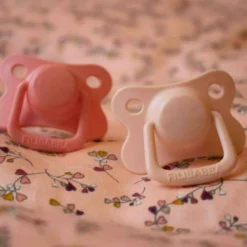 Lot 2 sucettes silicone anatomiques