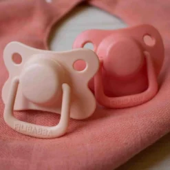 Lot 2 sucettes silicone anatomiques