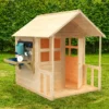 Maisonnette avec plancher, véranda et c