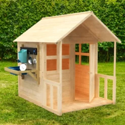 Maisonnette avec plancher, véranda et c