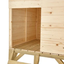 Maisonnette sur pilotis avec toboggan