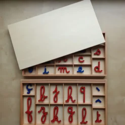 Mamontessoribox alphabet v1 et sa boîte