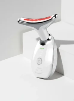 Masseur visage et cou rajeunissant