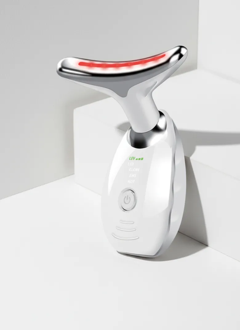 Masseur visage et cou rajeunissant