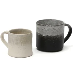 Mug en grès noir mat