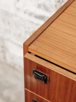 Olga, la commode en bois n°50