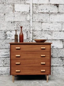 Olga, la commode en bois n°150
