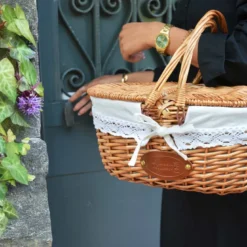 Panier en osier tissu dentelle lin