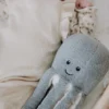 Peluche bruit blanc rechargeable olly la pieuvre grise