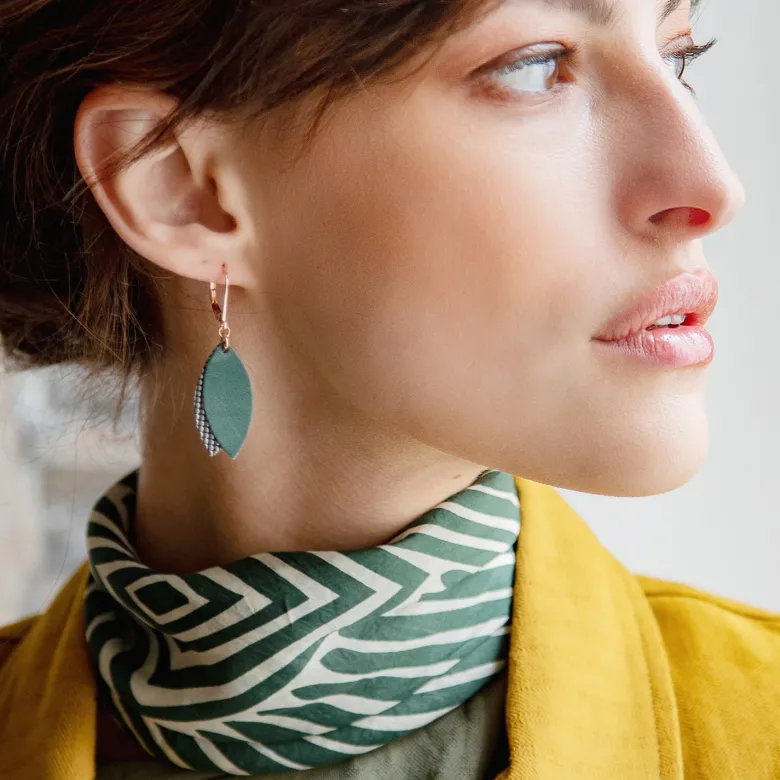Pendantes mini petale vert de gris