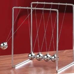 Pendule de newton balancier zen en métal