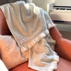 Plaid cachemire et laine gris argent