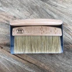 Ramasse miettes en bois de hêtre