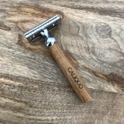 Rasoir de sureté avec manche en chêne