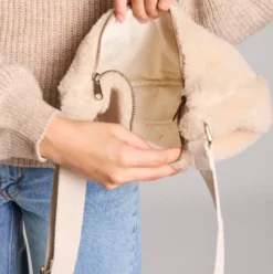 Sac demi-lune Andrea en polyester recyclé Hindbag