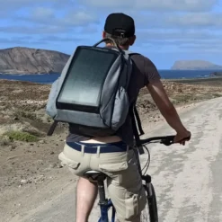 Sac à dos avec panneau solaire puissant