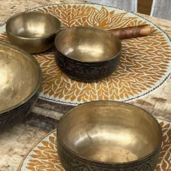 Set de table vinyle rond orangé beija flor arbre de vie