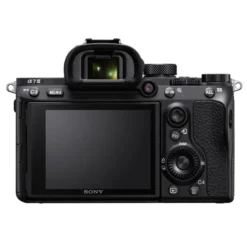 Sony alpha 7 iii + objectif sigma 20-200mm f3.5-6.3 contemporary
