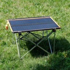 Table de camping pliable solaire 30W