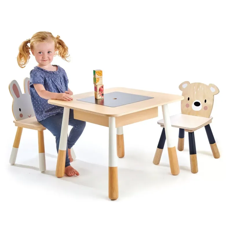 Table et chaises forêt pour enfant