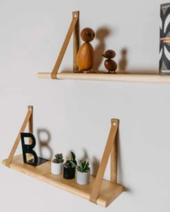 Étagère flottante bois sangle cuir 90cm