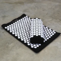 Tapis et coussin d'acupression