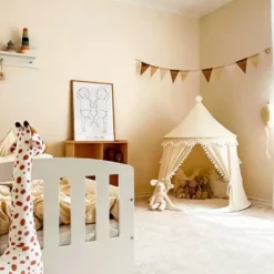 Tente enfant château de fée avec tapis blanc