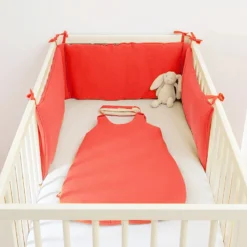 Tour de lit en coton bio fraise