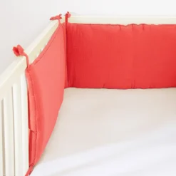 Tour de lit en coton bio fraise