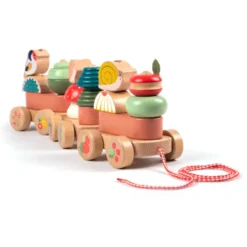 Train des animaux en bois