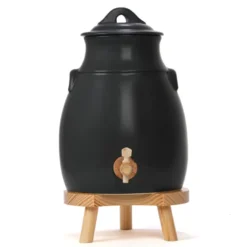 Vinaigrier et son socle en bois